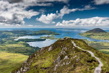 Irlande - Connemara - Sentier de randonnée Diamond Hill dans le parc national du Connemara
